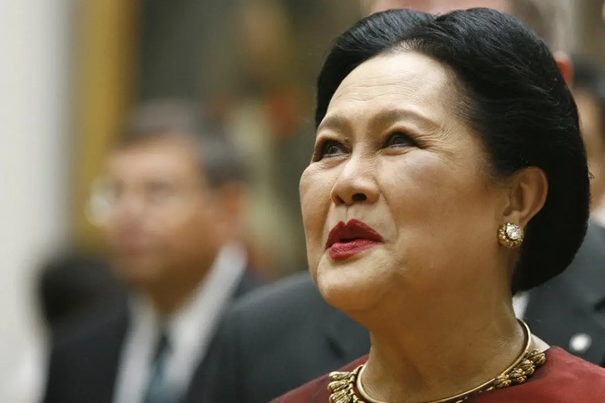 Ratu Sirikit, ibu dari Raja Thailand Maha Vajiralongkorn, diabadikan di Moskow, Rusia, pada 4 Juli 2007.