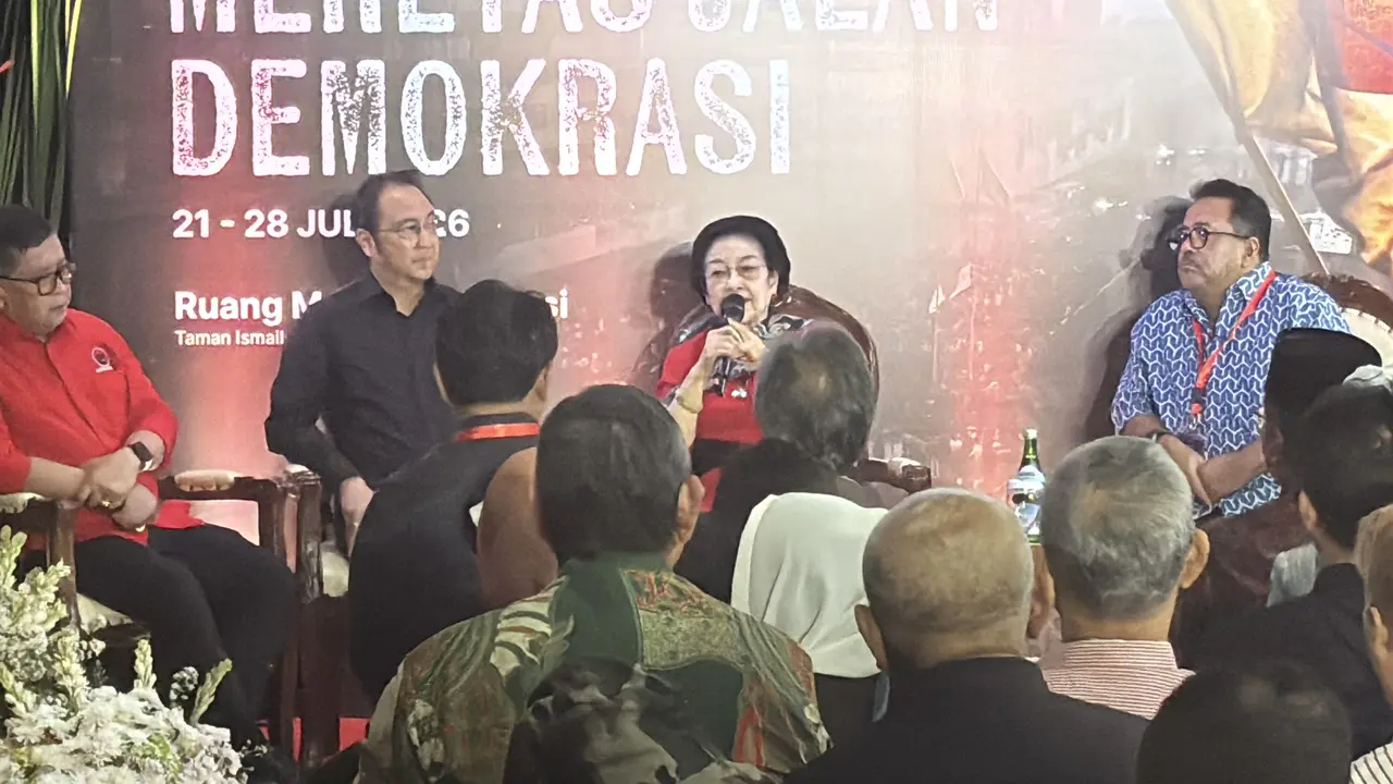 Megawati saat berpidato pada peringatan 30 tahun Peristiwa Kudatuli di Taman Ismail Marzuki (TIM), Cikini, Jakarta Pusat, Selasa (21/7/2026).