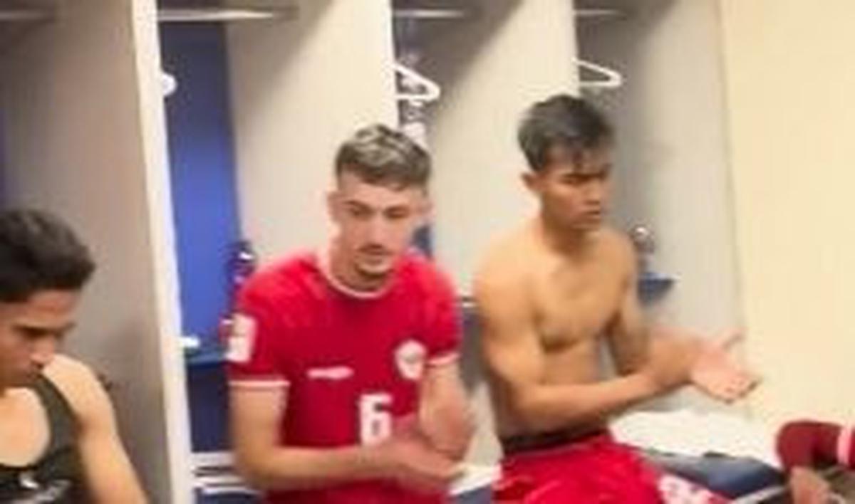 Pertanyaan Erick itupun lalu dibalas dengan jawaban kompak dari para punggawa Timnas yang bersemangat untuk berjuang kembali.