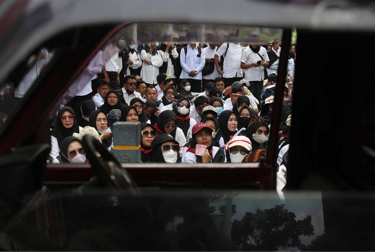 FOTO:  Aksi Ribuan Calon PPPK  Di Kantor KemenPAN-RB, Menolak Pengangkatan Oktober 2025