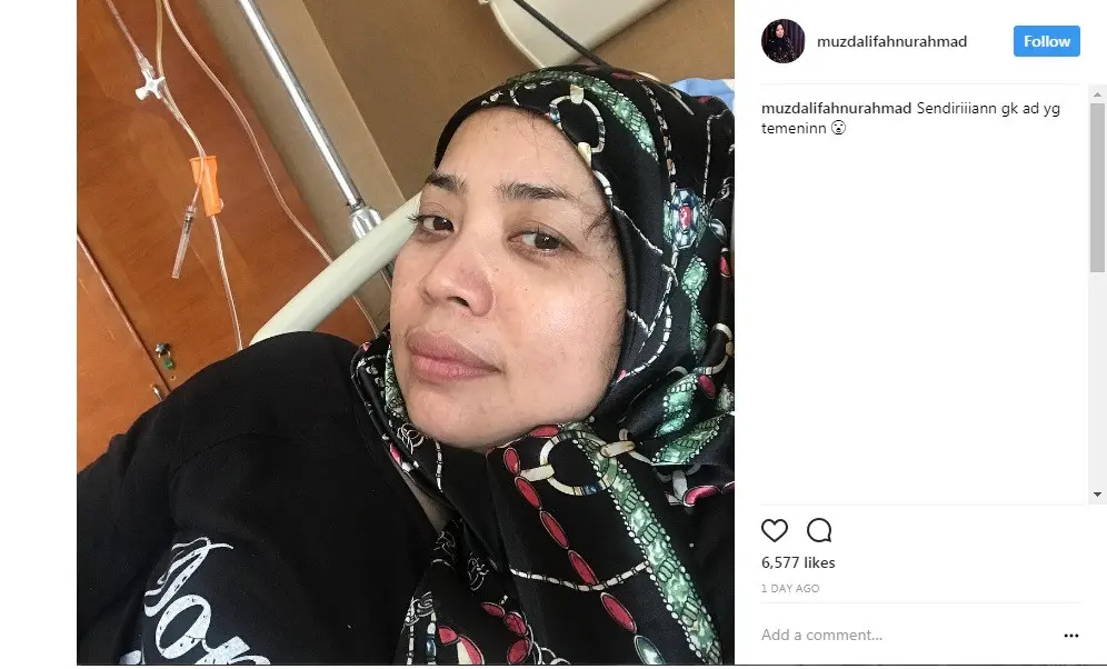 Muzdalifah dirawat di rumah sakit (Foto: Instagram)