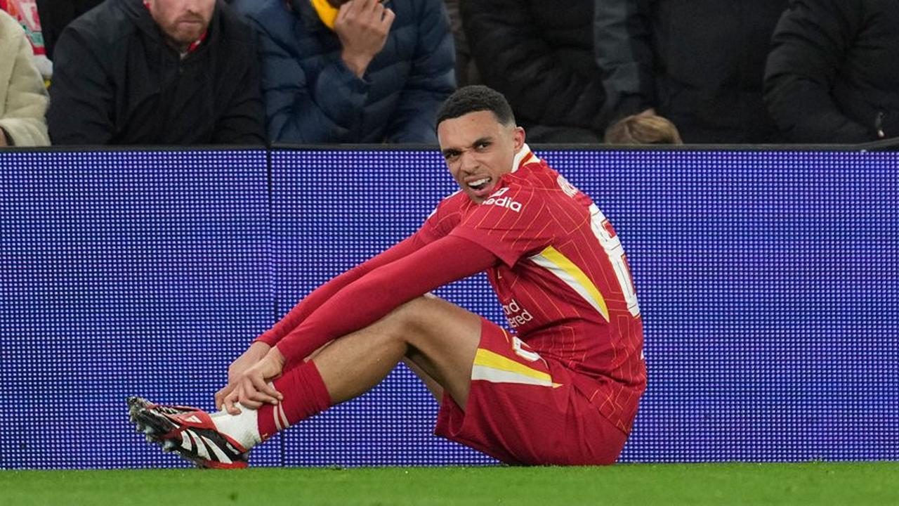 Ketika Pemain Dicemooh Suporter Sendiri: Dari Alexander-Arnold hingga Sterling