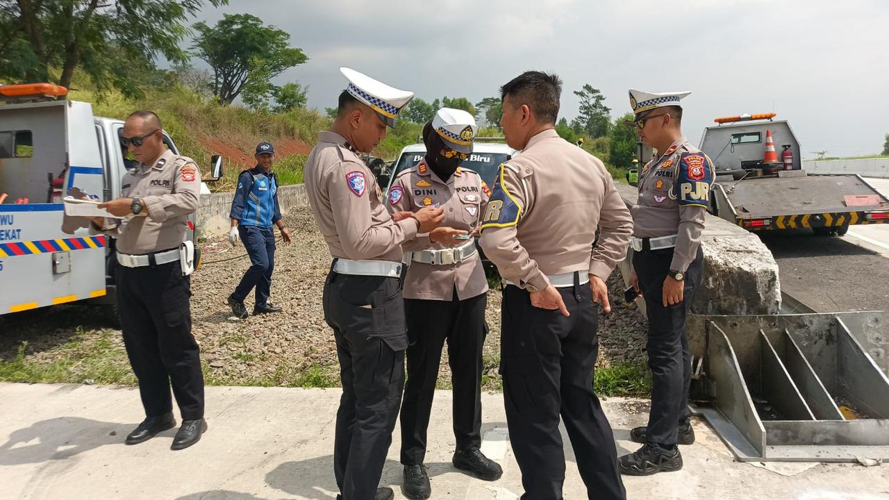 Toyota Raize Kecelakaan lalu Terbakar di KM 158 Cisumdawu