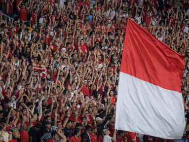 Suporter&nbsp;Timnas Indonesia saat melawan Australia pada laga kedua Grup C Kualifikasi Piala Dunia 2026 Zona Asia di Stadion Utama Gelora Bung Karno (SUGBK), Jakarta Pusat, pada Selasa (10/9/2024). (Bola.com/Bagaskara Lazuardi)