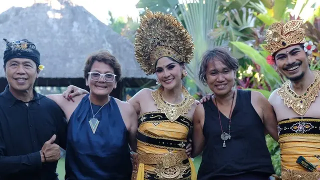 7 Potret Liburan Maudy Koesnaedi di Ubud, Tampil Menawan di Usia 46 Tahun