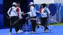 <p>Tim panahan putri Indonesia (dari kiri) Diananda Choirunisa, Rezza Octavia dan Syifa Nurafifah Kamal bersama pelatih, Denny jelang laga perempatfinal panahan beregu putri Olimpiade Paris 2024 menghadapi China di Invalides Arena, Paris, Minggu (28/7/2024). (Dok. NOC Indonesia/Naif Muhammad Al'as)</p>