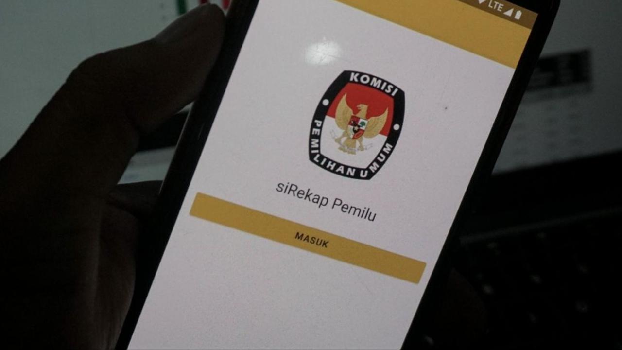 Indonesia Corruption Watch atau ICW mendesak Komisi Pemilihan Umum (KPU) RI untuk menampilkan kembali diagram yang menunjukkan progres hasil real count Pemilu 2024.