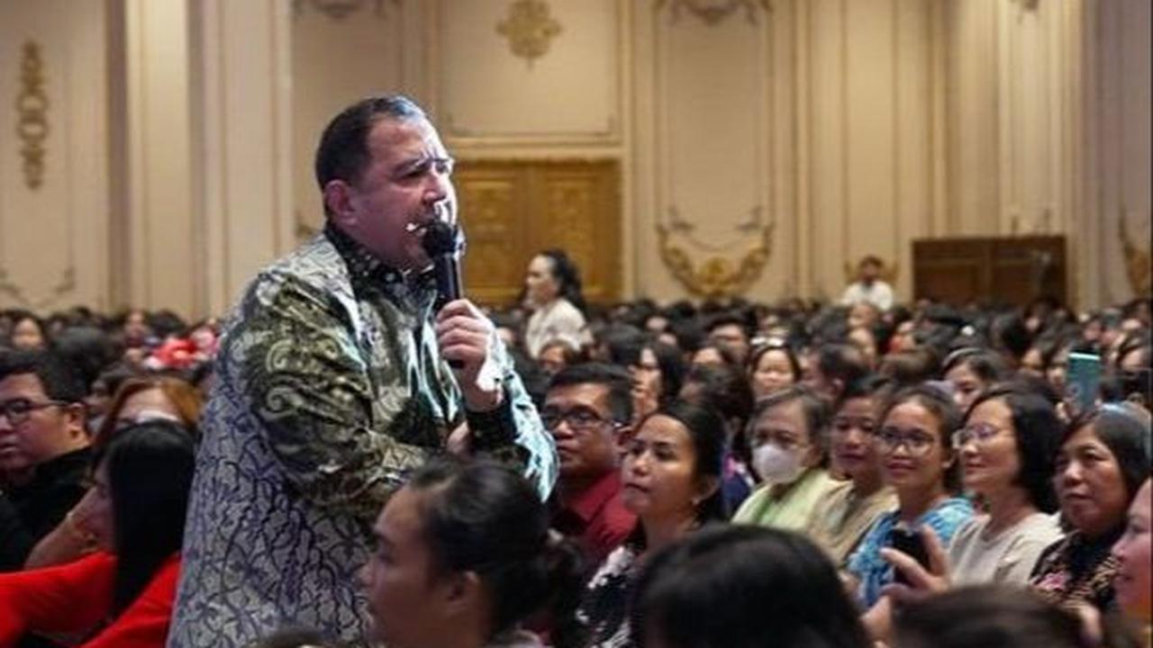Ipong meminta Gilbert membuat pernyataan permintaan maaf secara terbuka selamat-lambatnya tiga hari ke depan.<br>