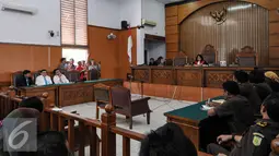 Suasana sidang putusan praperadilan di Pengadilan Negeri Jaksel, Selasa (4/8/2015). Hakim mengabulkan gugatan praperadilan yang diajukan Dahlan Iskan. (Liputan6.com/Yoppy Renato)