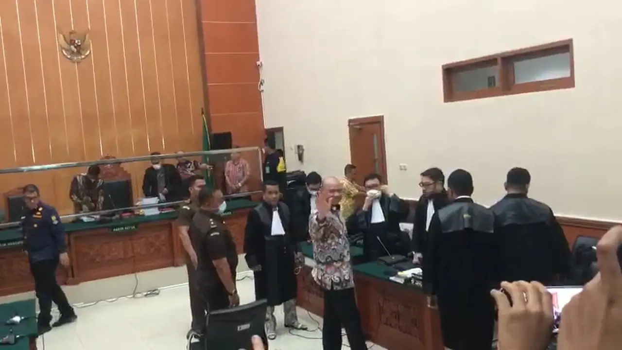 Teddy Minahasa
