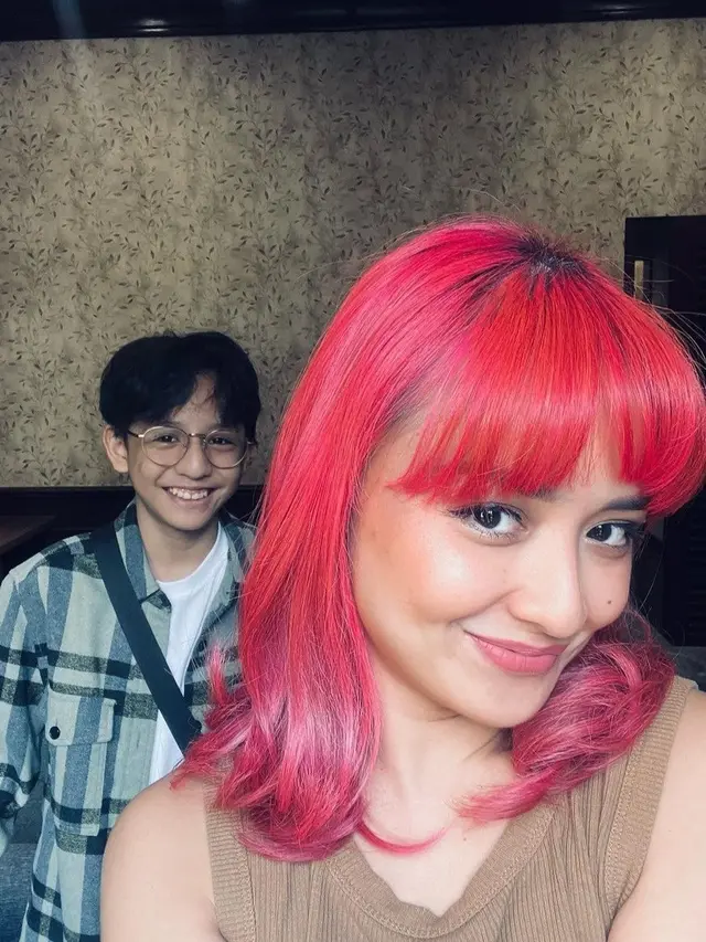 Joanna Alexandra kelewat awet muda, foto bareng anak dikira adik kakak