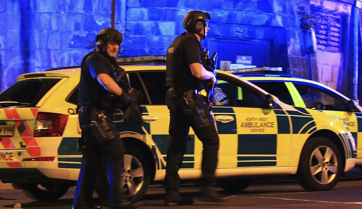 Meskipun daerah tempat tinggal Ariana dan ibundanya terbilang aman, yakni di bilangan Boca Raton, Florida, Amerika Serikat, namun mereka tidak ingin mengambil risiko tinggi dan tetap berwaspada. (AP/Bintang.com)