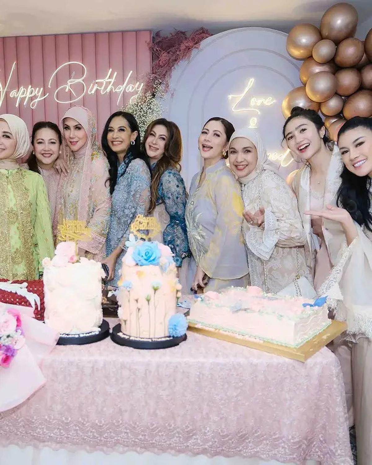 6 Potret Tamu Seleb di Ultah Marini Zumarnis, Ada Artis Senior hingga Ariel Tatum