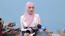 Meski rumah tangganya dengan Lucky Hakim telah resmi bercerai, Tiara Dewi mengaku bahwa hubungannya dengan mantan suaminya tersebut masih baik. Keduanya nikah pada Januari 2017, kemudian resmi cerai pada Rabu (6/9/2017). (Nurwahyunan/Bintang.com)