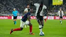Jerman tampil tangguh untuk membekuk Prancis dalam pertandingan persahabatan internasional. Tuan rumah menang dengan skor tipis 2-1. (AP Photo/Martin Meissner)