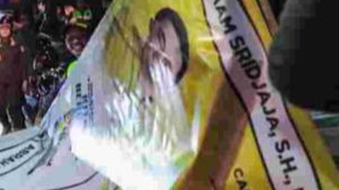 Ribuan Personel Satpol PP Dikerahkan Turunkan Alat Peraga Kampanye di Jakarta