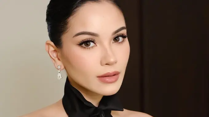 Pesona Alyssa Daguise dengan Riasan Bronze Flawless yang Bisa Jadi Inspirasi