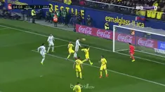 Berita video highlights Villarreal vs Real Madrid yang berakhir dengan skor 3-2 untuk Los Blancos. This video presented by BallBall.