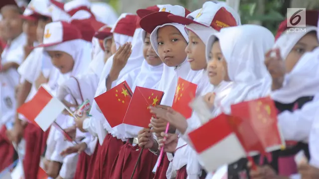 Ratusan Murid Sambut Kedatangan PM China