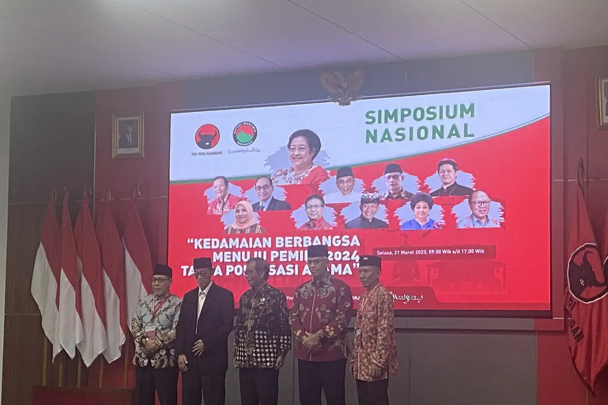 Menko Polhukam Mahfud Md di acara Simposium Nasional bertema Kedamaian Berbangsa Menuju Pemilu 2024 Tanpa Politisasi Agama di Sekolah Partai PDIP. (Ditto)