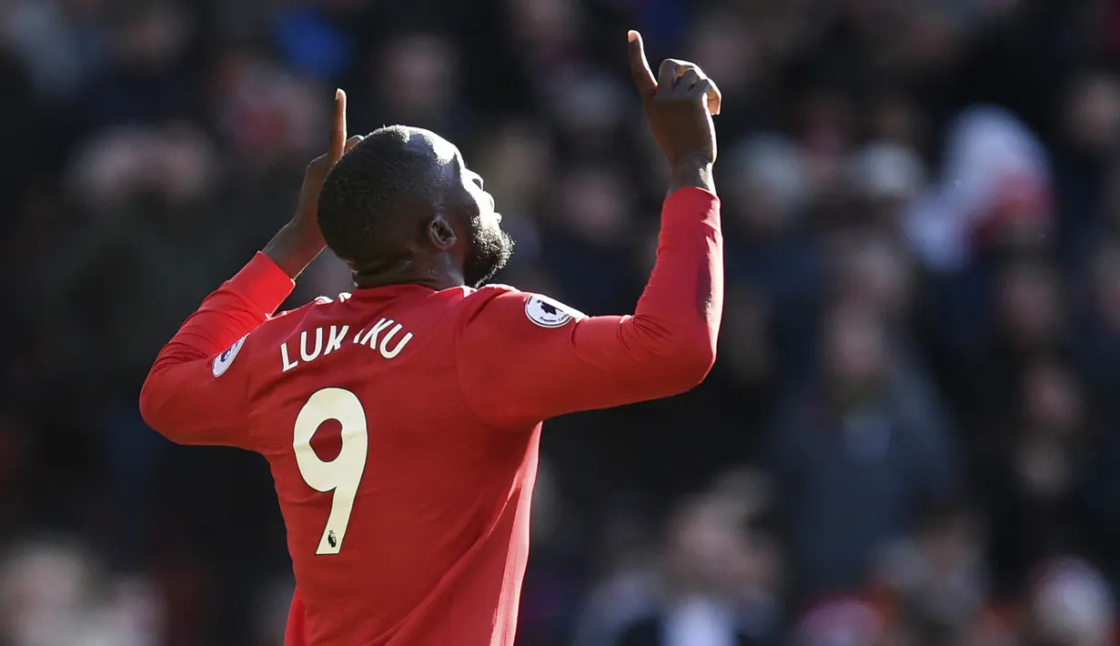 5. Romelu Lukaku (Manchester United) - 14 Gol. (AFP/Oli Scarff)