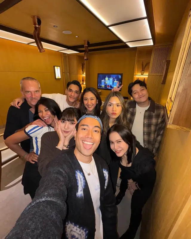 Vidi Aldiano pamer momen hangout bareng circle penyanyi top, respons warganet bikin ngakak