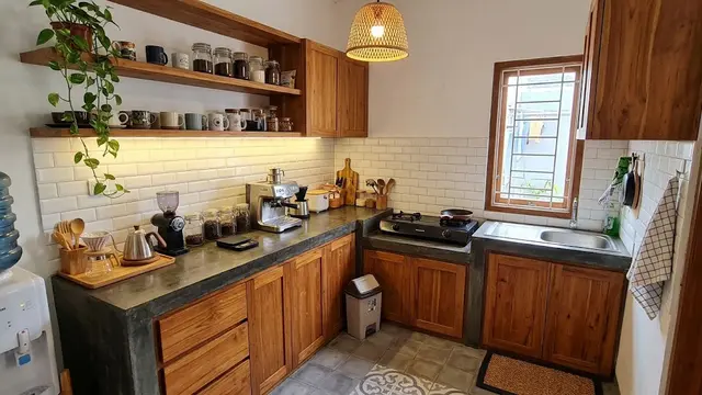 9 Desain Dapur Sederhana untuk yang Suka Ngopi di Rumah, Hangat dan Estetik
