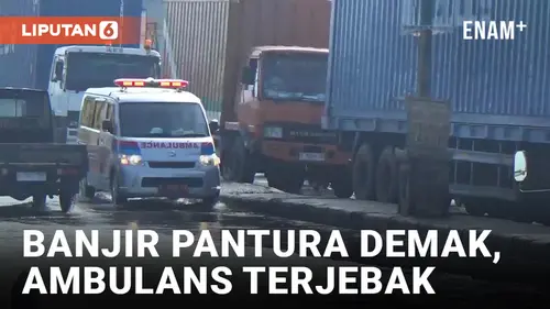 VIDEO: Ambulans Terjebak Banjir Rob Pantura Demak