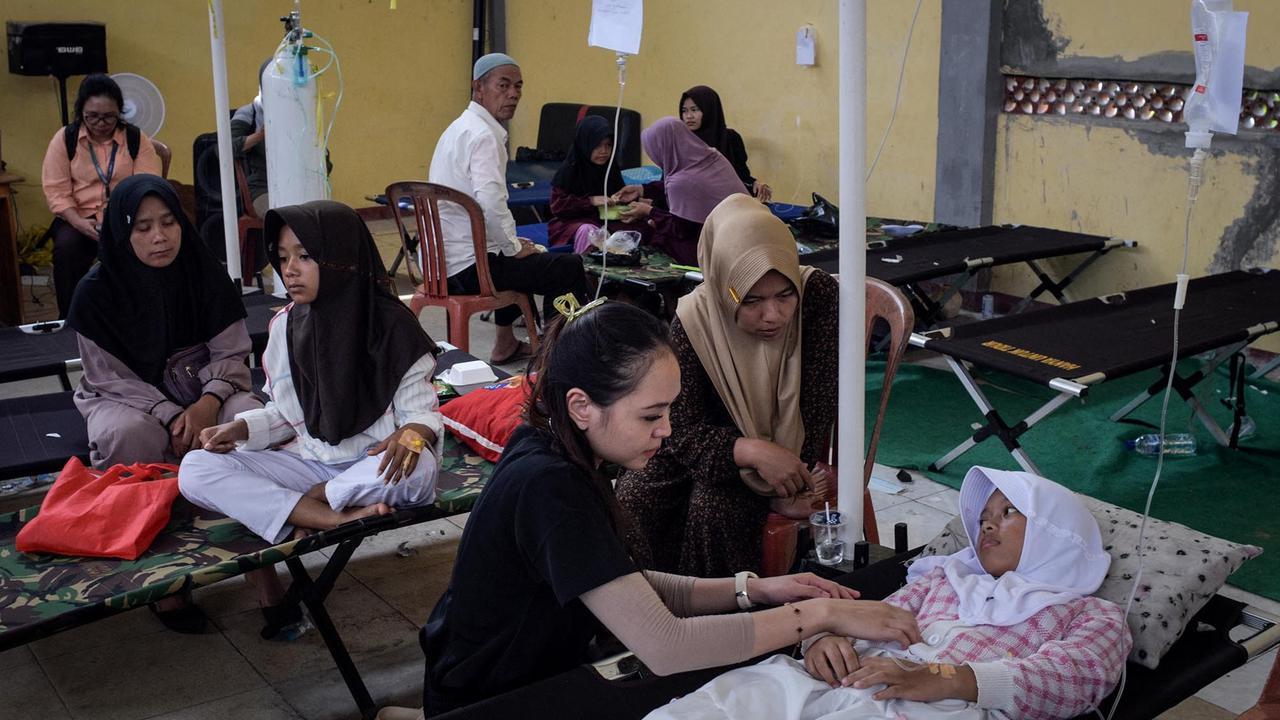 FOTO: Ratusan Siswa di Bandung Barat Keracunan Usai Santap Makan Bergizi Gratis, Kasus Ditetapkan KLB