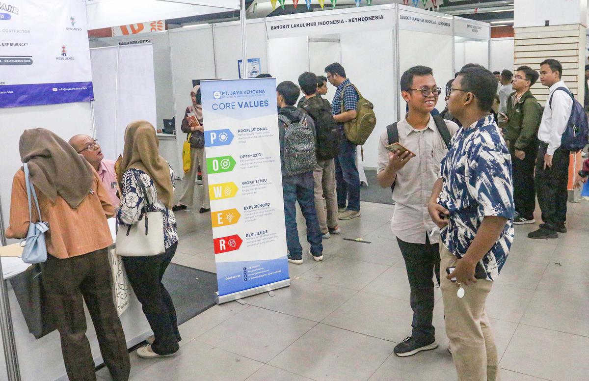 Pencari Kerja Padati Job Fair Depok 2026