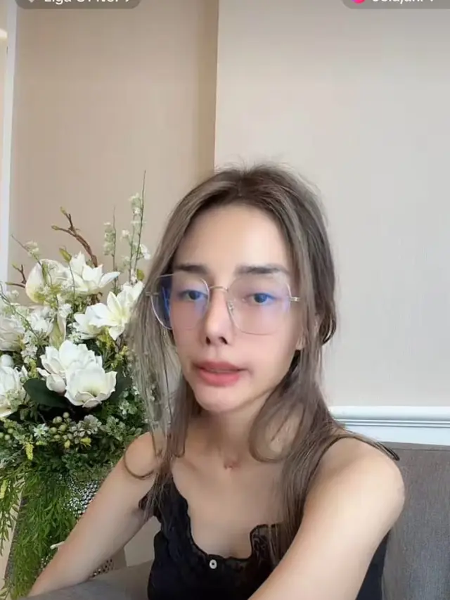 Pada hari ini, Sabtu, 3 Mei 2025, Mee Flome melakukan live di akun TikTok pribadinya.