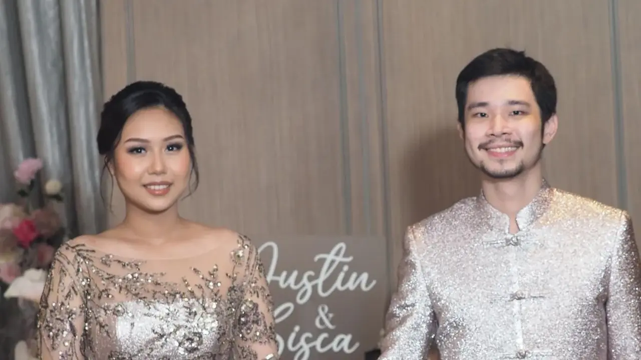 7 Potret Jess No Limit Resmi Lamar Sisca Kohl, Terus Sumringah dengan Outfit Bernuansa Blink-Blink
