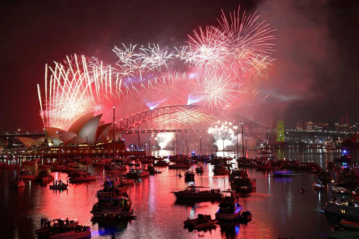 FOTO: Kembang Api Sambut Tahun Baru 2026 di Sydney