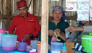 Terharu Maskina Jualan Berseragam Partai, Said Abdullah Bantu Modal Usaha