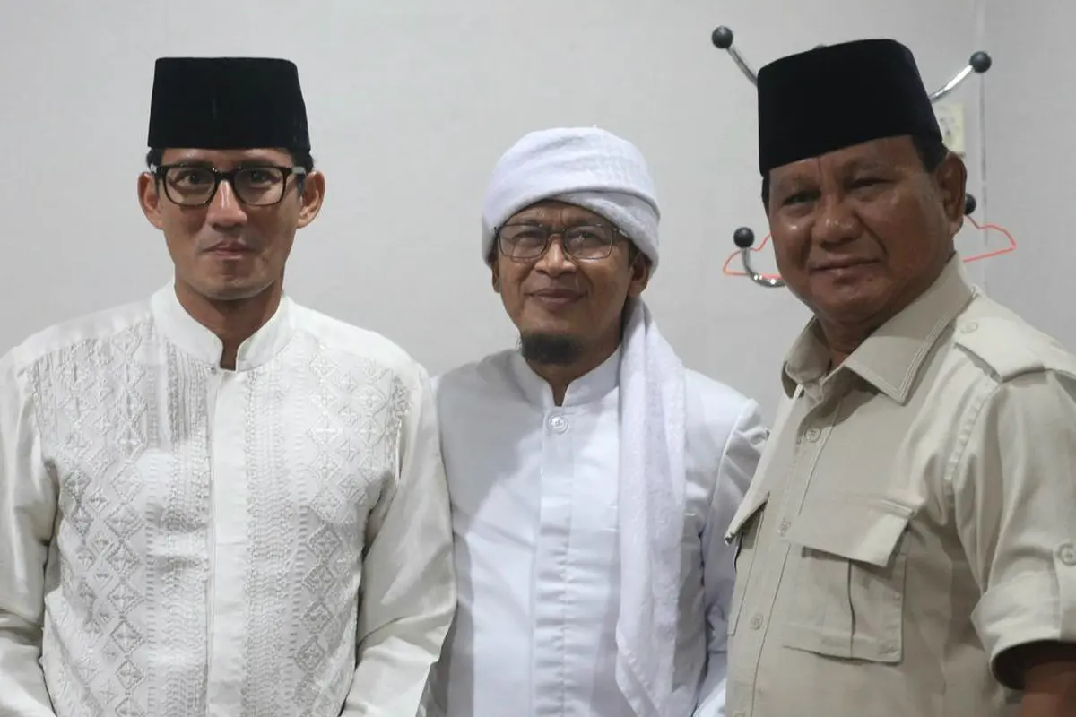 Capres dan cawapres nomor urut 02 Prabowo-Sandiaga bertemu Abdullah Gymnastiar atau Aa Gym.