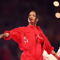 Rihanna di Super Bowl. Foto: Document/LOEWE.