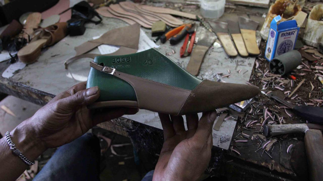 FOTO: Industri Alas Kaki Nasional Melangkah Kencang, UMKM Jadi Penopang Utama