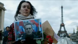 Nama Alexei Navalny dikenal luas setelah ia mengungkap dugaan korupsi besar-besaran dan gaya hidup mewah kalangan elit Rusia. (Ludovic MARIN/AFP)