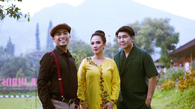 Lady Vien Digandeng Bemby Noor dan Marcos Tjung