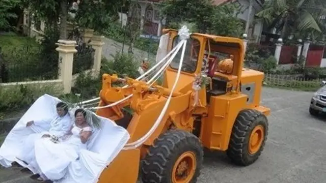 6 Kendaraan Pengantin Ukuran Besar Ini Bikin Heboh Pernikahan