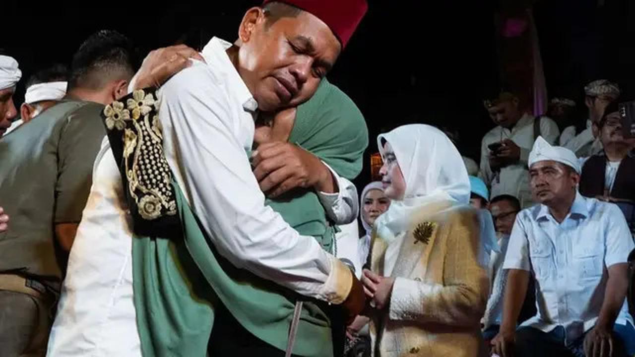 Seorang Ibu Meminta Dedi Mulyadi Bawa Anaknya ke Barak Militer Setelah Berkelahi Pakai Celurit