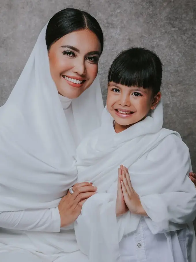 [Bintang] Emilia Contessa