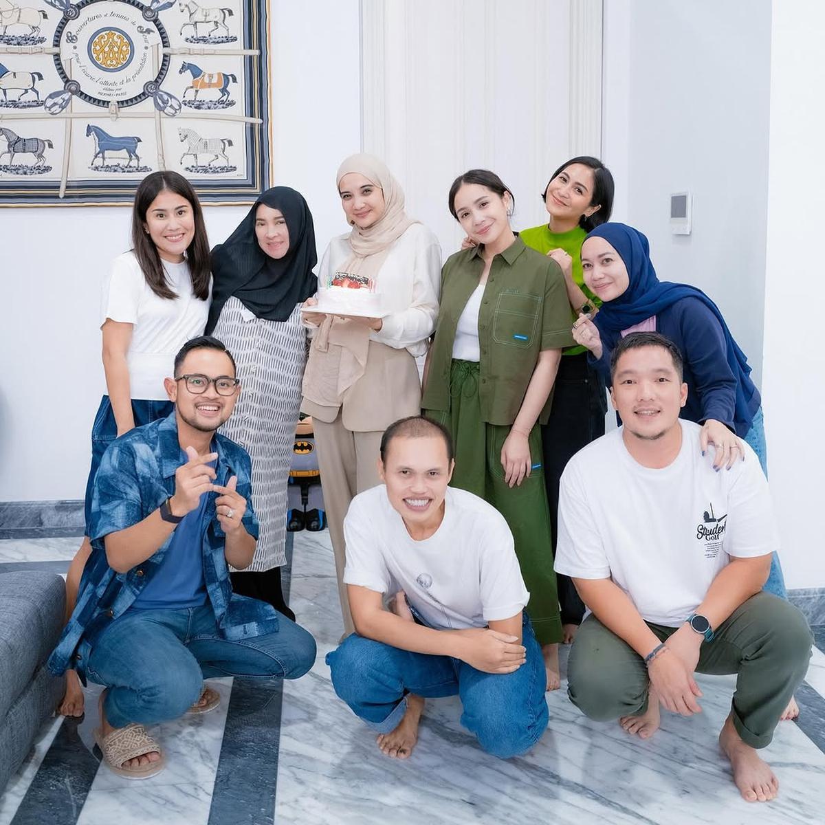 Setelah Dirayakan di Bali, Zaskia Sungkar Kembali Dapat Kejutan Ulang Tahun