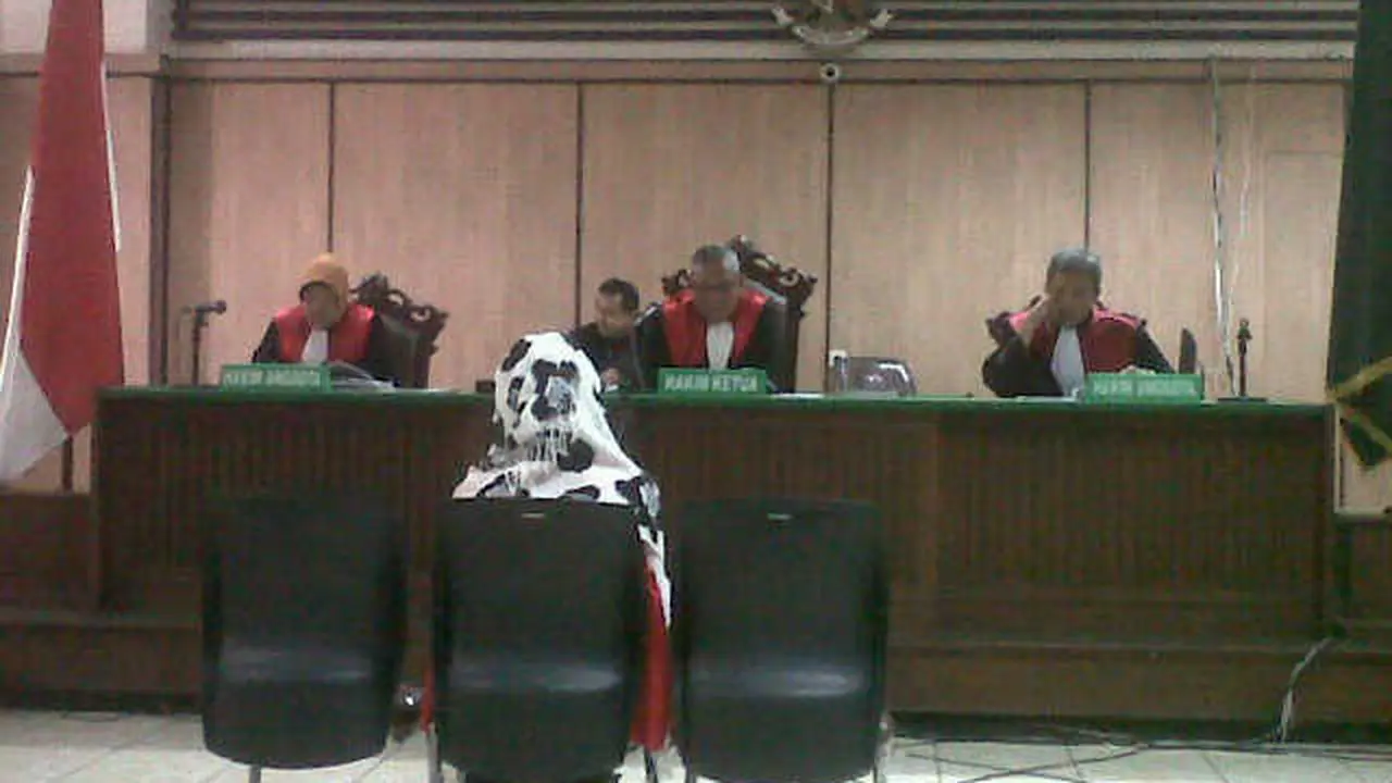 sidang ade sara