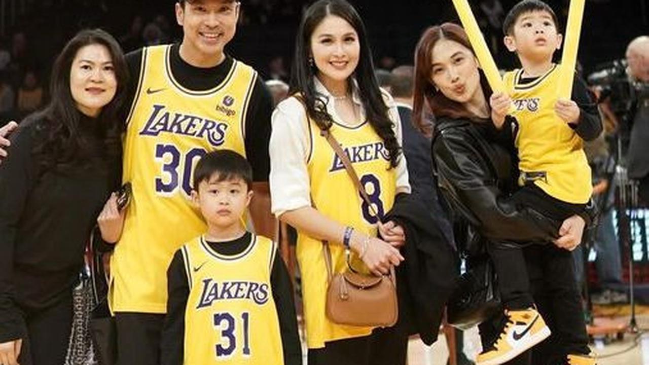 Nonton Basket dengan Fasilitas VVIP, ini 10 Potret Keseruan Sandra Dewi dan Keluarga saat Diundang Nonton NBA di Amerika