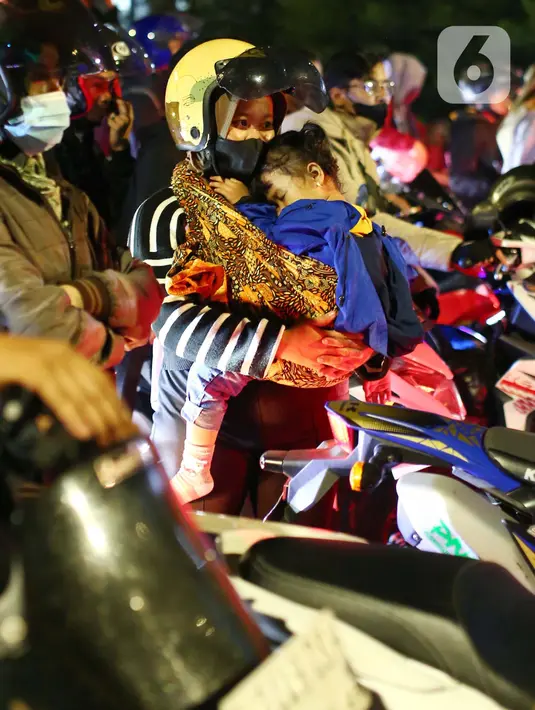 Selain itu, mereka menilai, mudik menggunakan motor juga bisa menghemat biaya perjalanan. (Liputan6.com/Angga Yuniar)