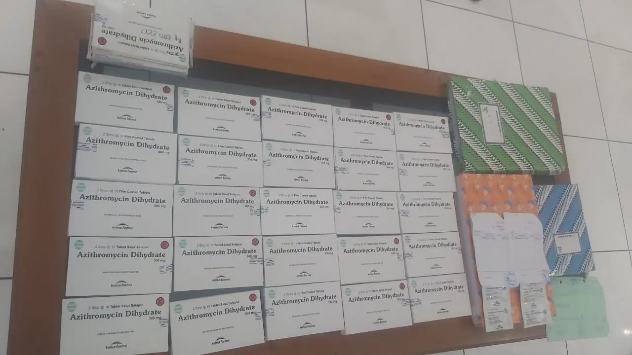 Temuan apotek nakal yang menjual obat Covid-19 di atas HET di Grobogan. (Foto: Liputan6.com/Felek Wahyu)