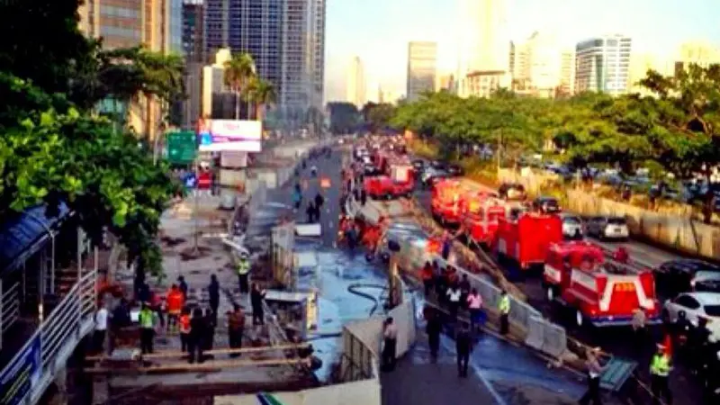 Pipa Gas Bocor, Lalin Exit Tol Semanggi Arah Senayan Padat