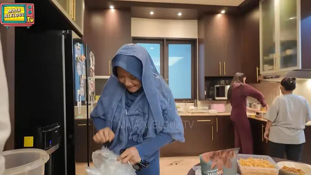 6 Potret Dapur Rumah Al Ghazali dan Alyssa Daguise, Kombinasi Warna dan Pencahayaan yang Beri Kesan Mewah