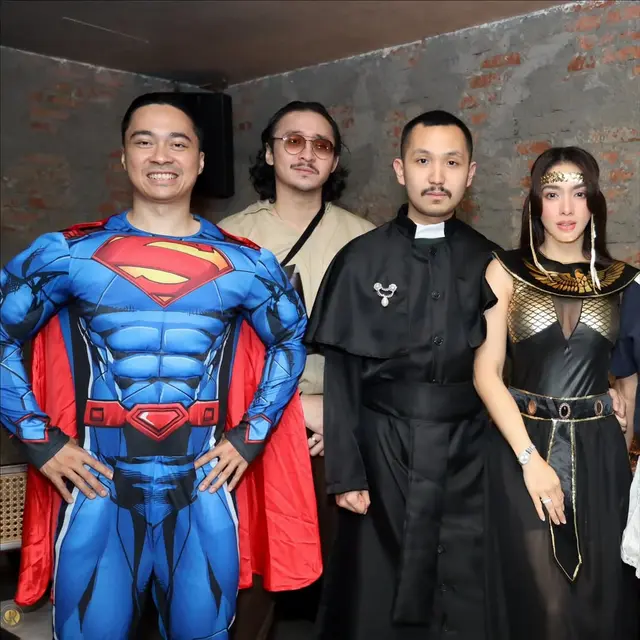 Potret Angel Karamoy Rayakan Halloween